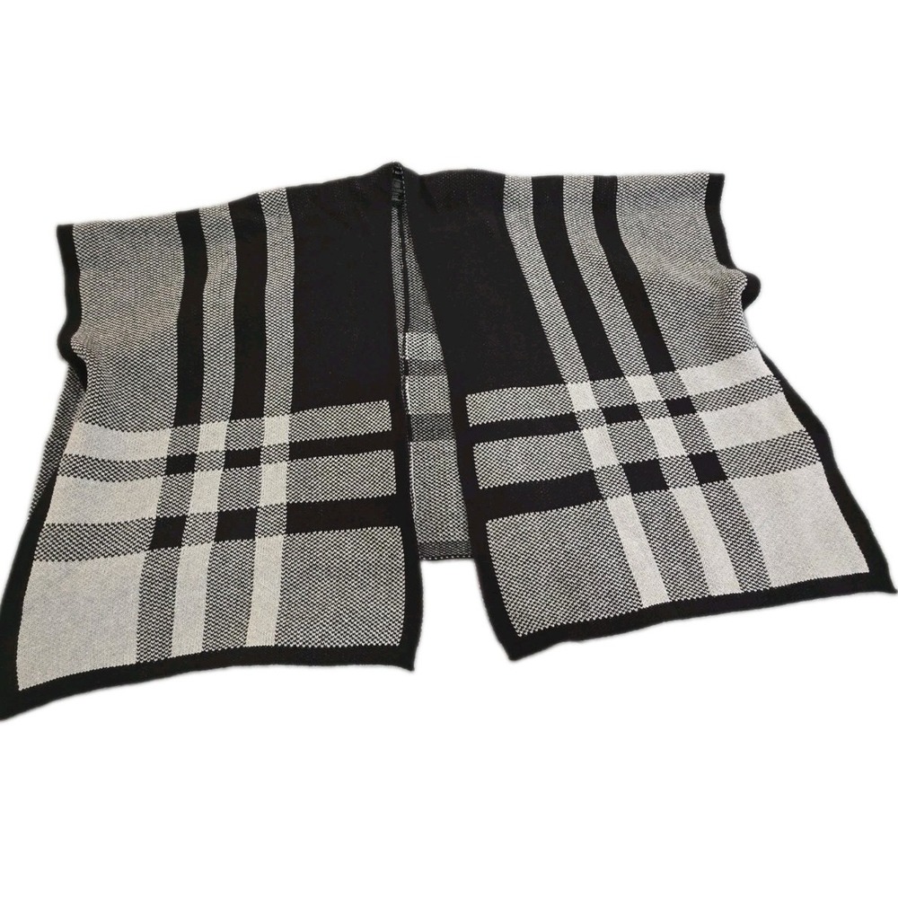 Ike Behar Knit Cape Ruana Black Cream Geometric Open Front Poncho Wrap One Size